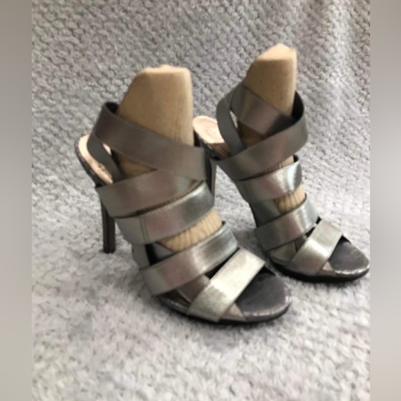 BCBG Gray Snakeskin Stretchy Strap Heels 
5” Heel
Size 7.5 
No Shoebox - Picture 9 of 11
